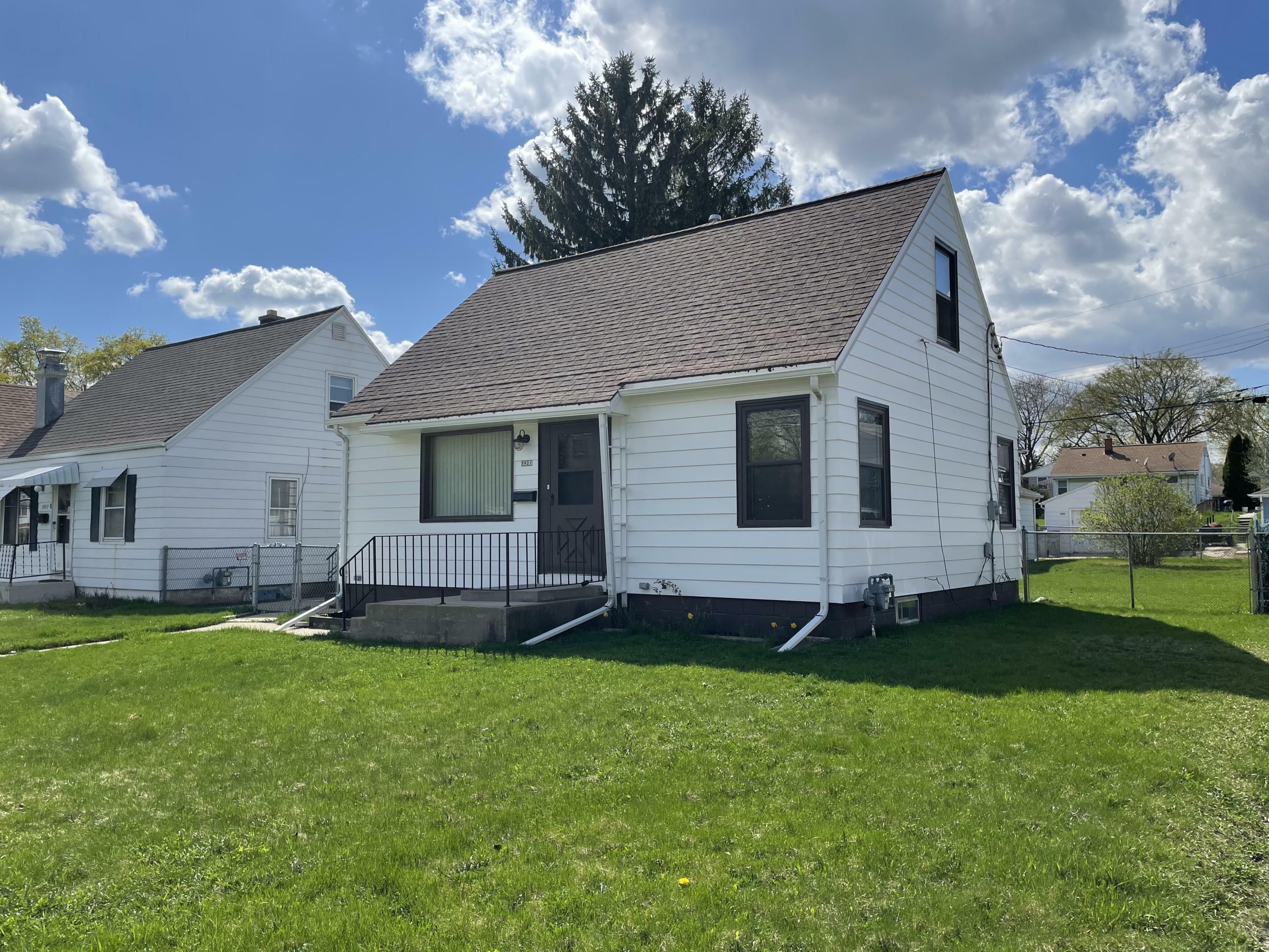 Property Photo:  5921 N 64th St  WI 53218 