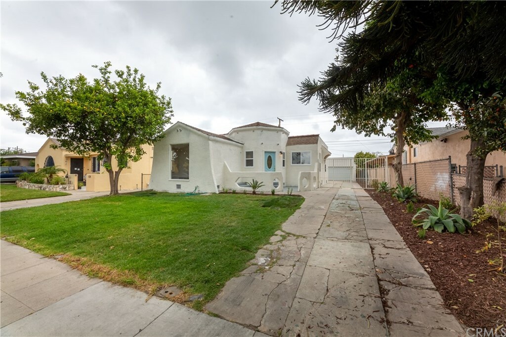 Property Photo:  439 W School Street  CA 90220 