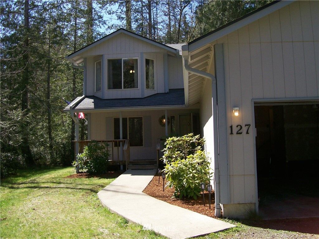 Property Photo: 127 E Barnacle Boulevard WA 98584