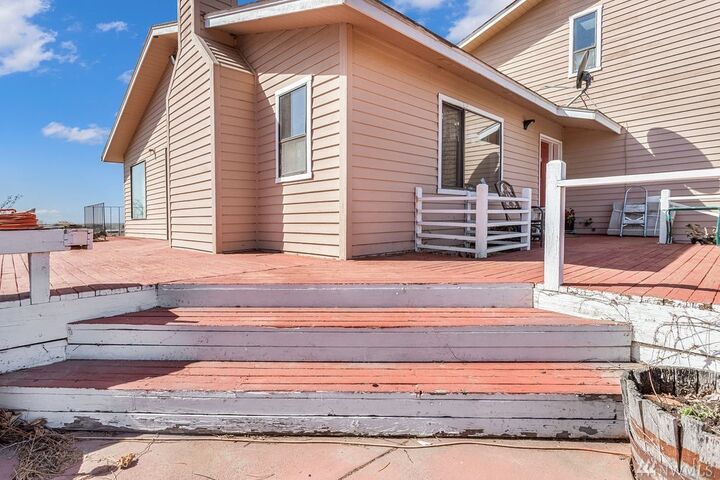 Property Photo:  4759 NE Rd 7.5  WA 98837 