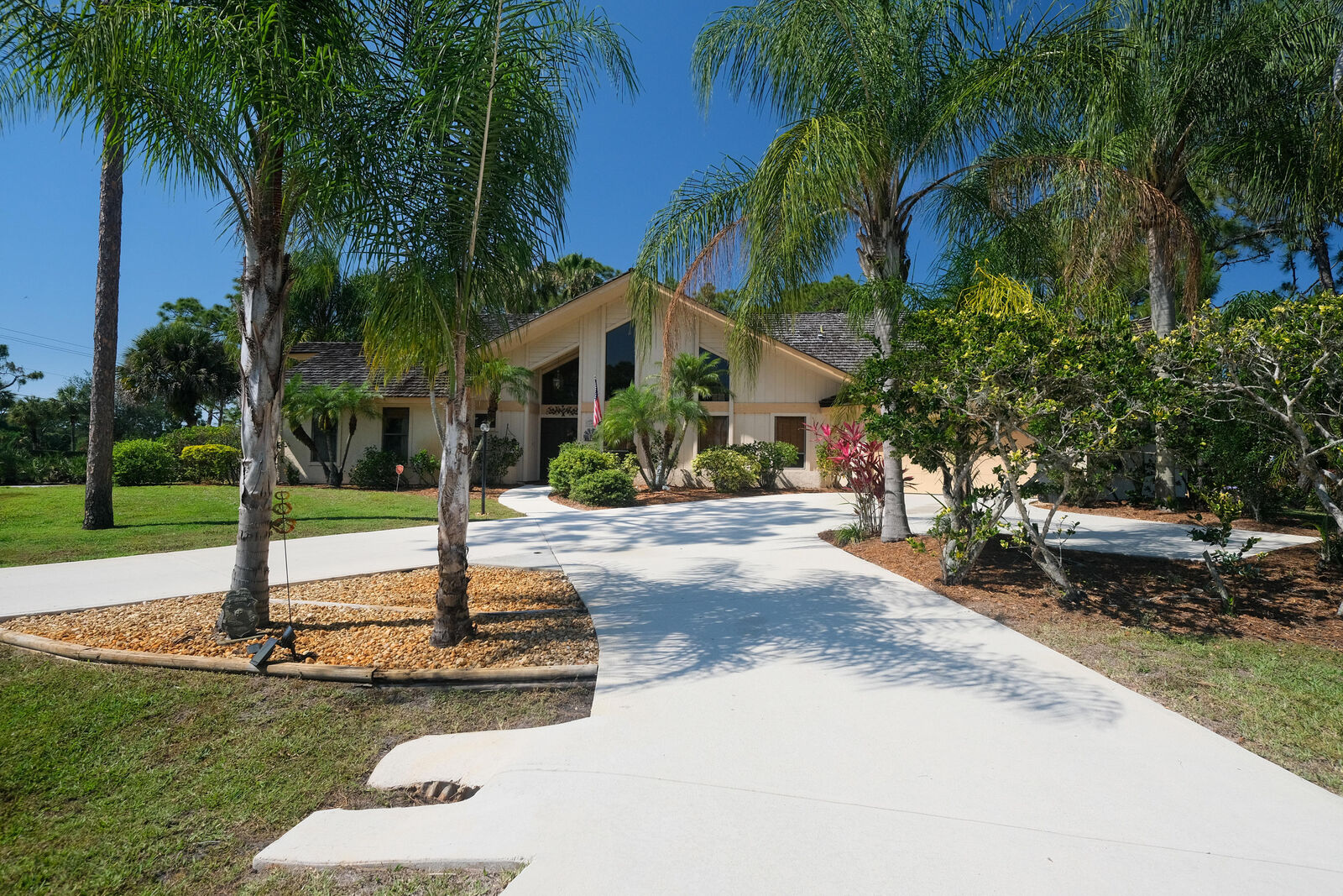 Property Photo:  1205 SW Catalina Street  FL 34990 
