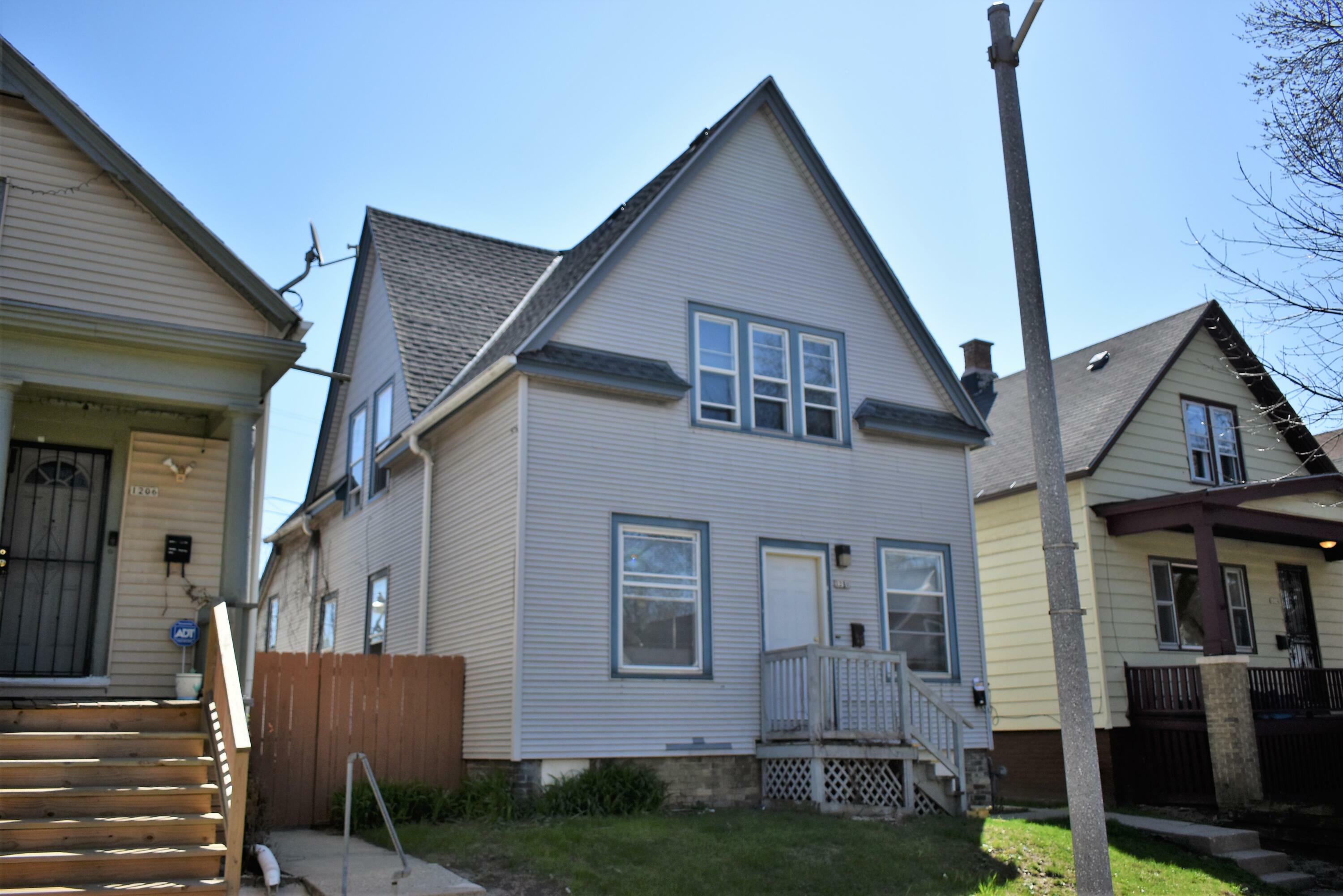 Property Photo:  1210 S 17th St  WI 53204 