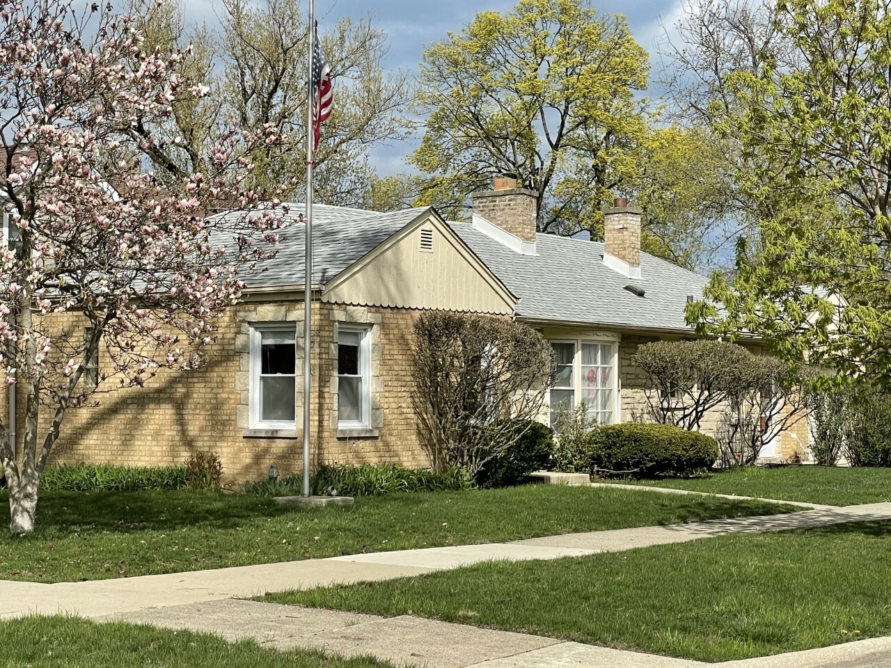 Property Photo:  619 Wayland Avenue  IL 60043 