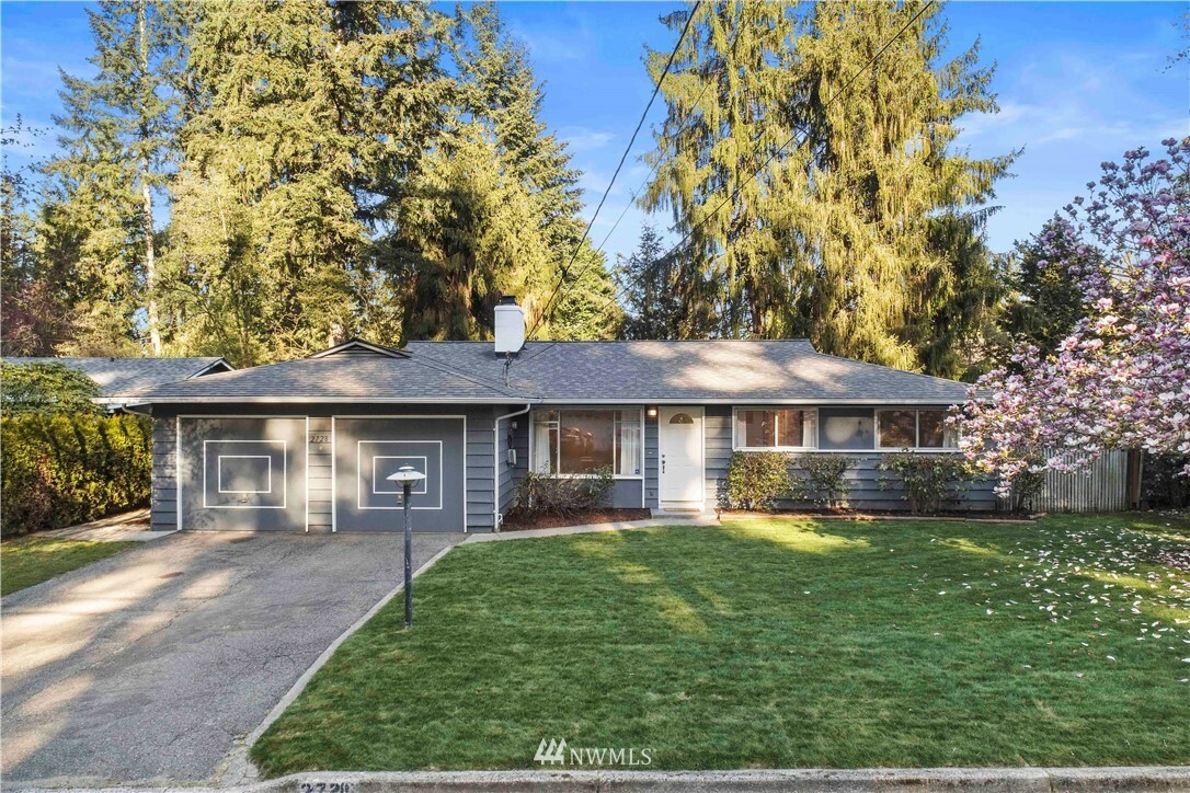 Property Photo:  2728 165th Avenue NE  WA 98008 