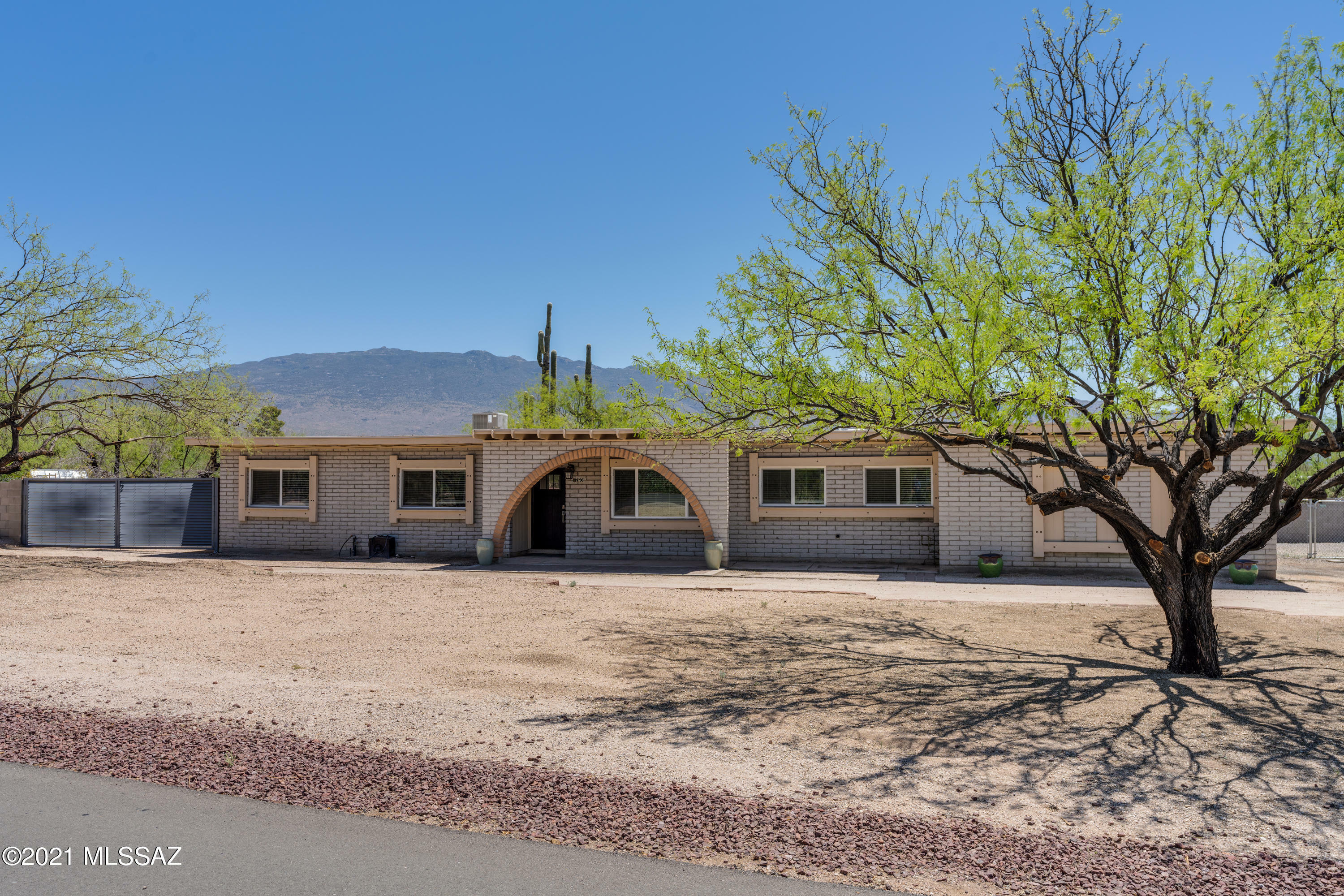 Property Photo:  12600 E Calle Mia  AZ 85749 