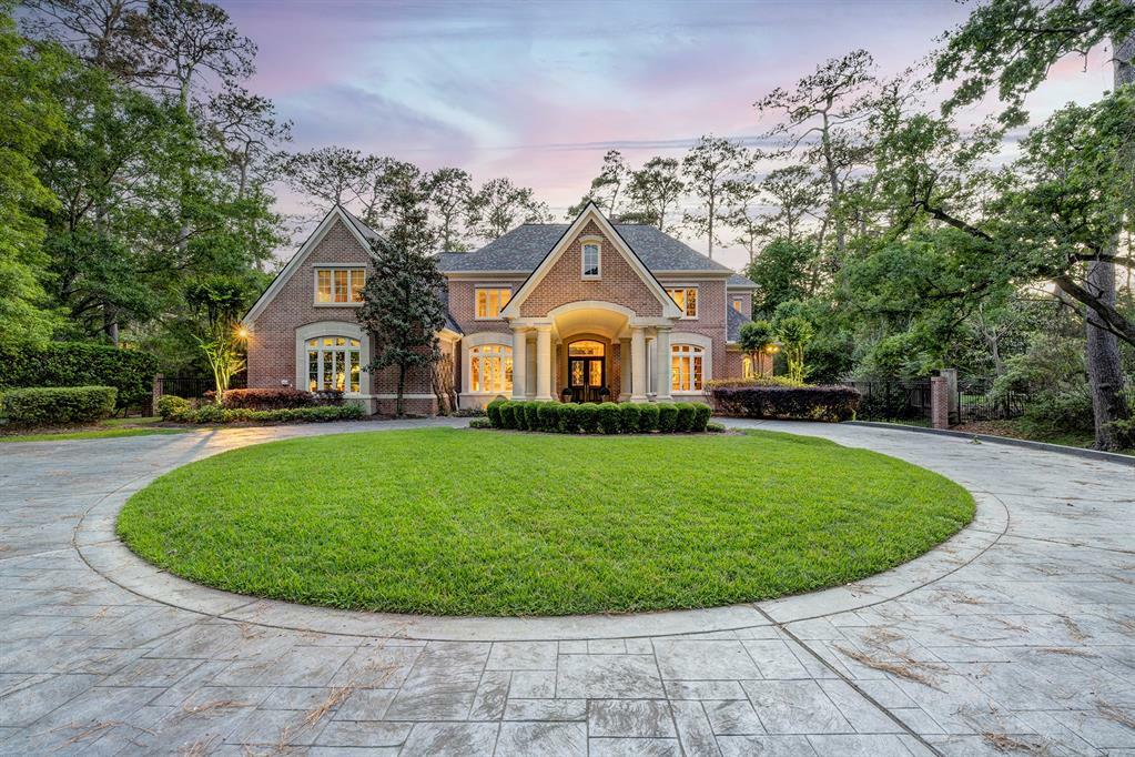 Property Photo: 135 Hickory Ridge Drive TX 77024
