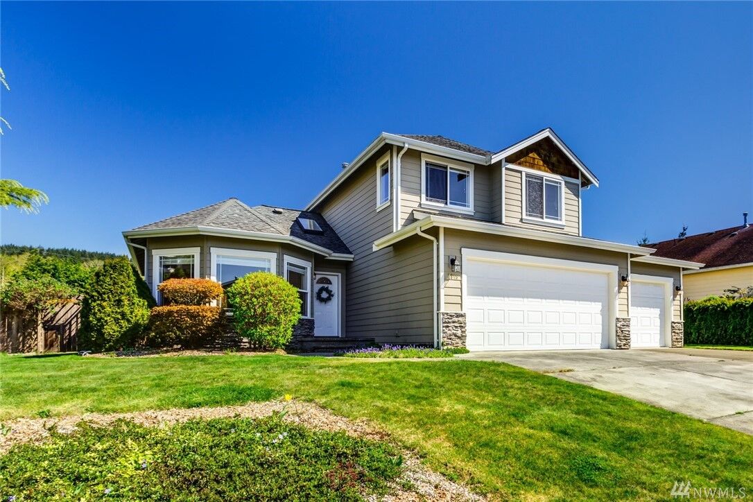 Property Photo:  3918 Lakemont Rd  WA 98226 