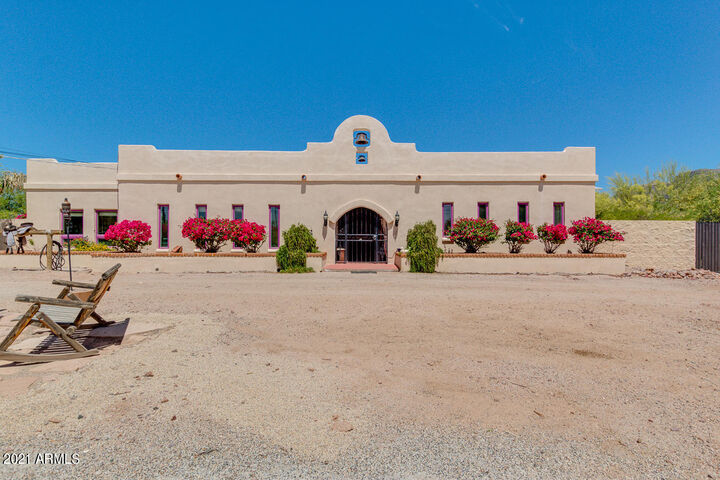 Property Photo: 5136 E 10th Avenue AZ 85119