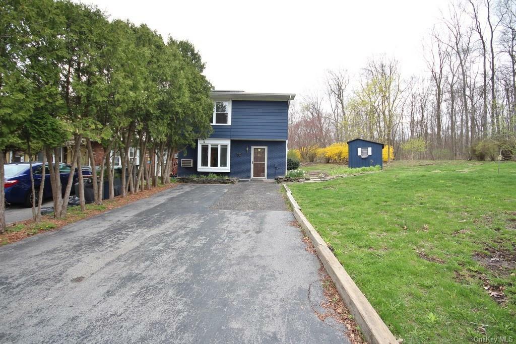 Property Photo:  8 Black Stallion Court  NY 10940 