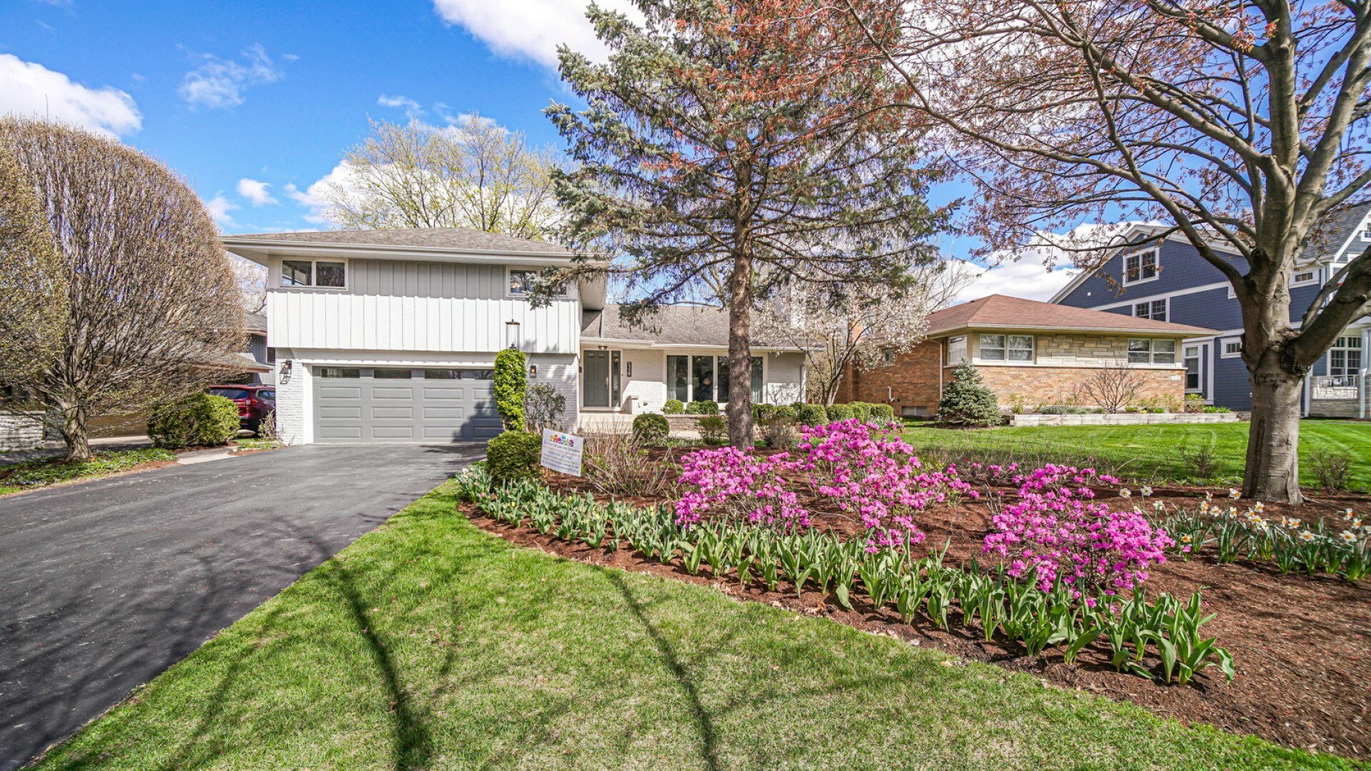 Property Photo: 5329 Lawn Avenue IL 60558
