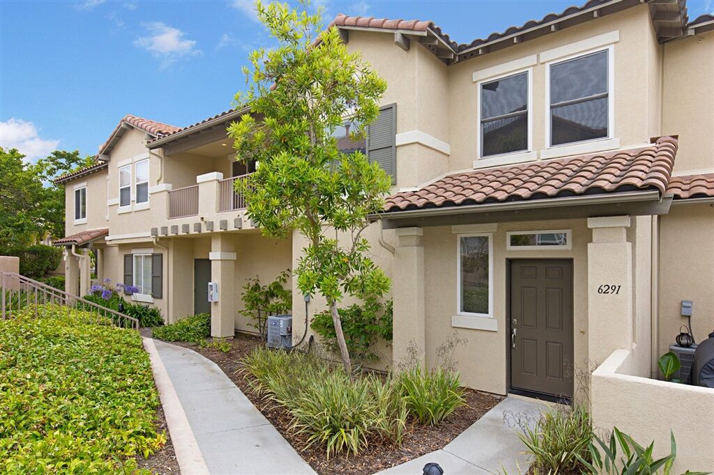 Property Photo:  6291 Citracado Cir  CA 92009 