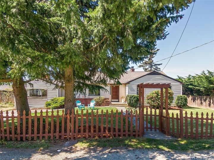 Property Photo: 609 Summit Ave N WA 98030