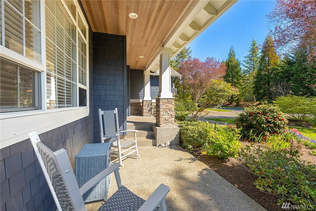 Property Photo: 9431 Capstan Dr NE WA 98110