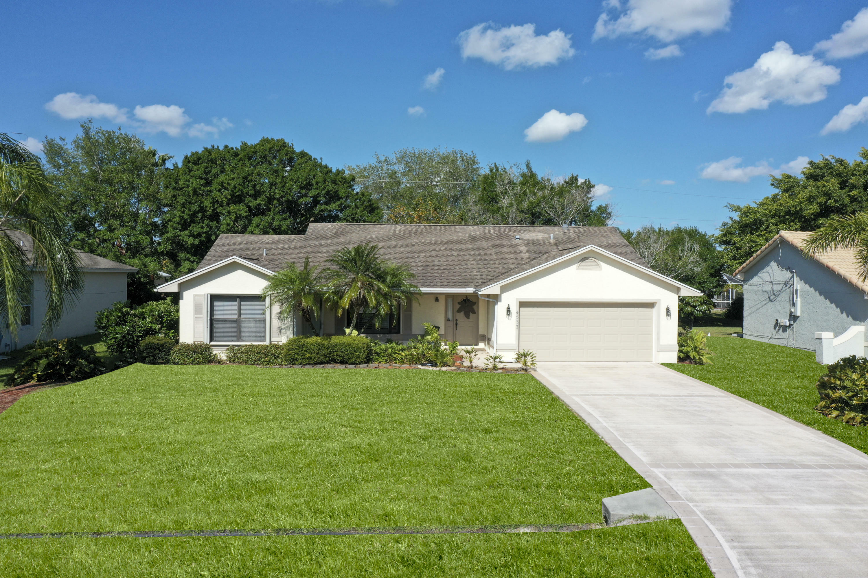 Property Photo:  4537 NW Glazbrook Street  FL 34983 