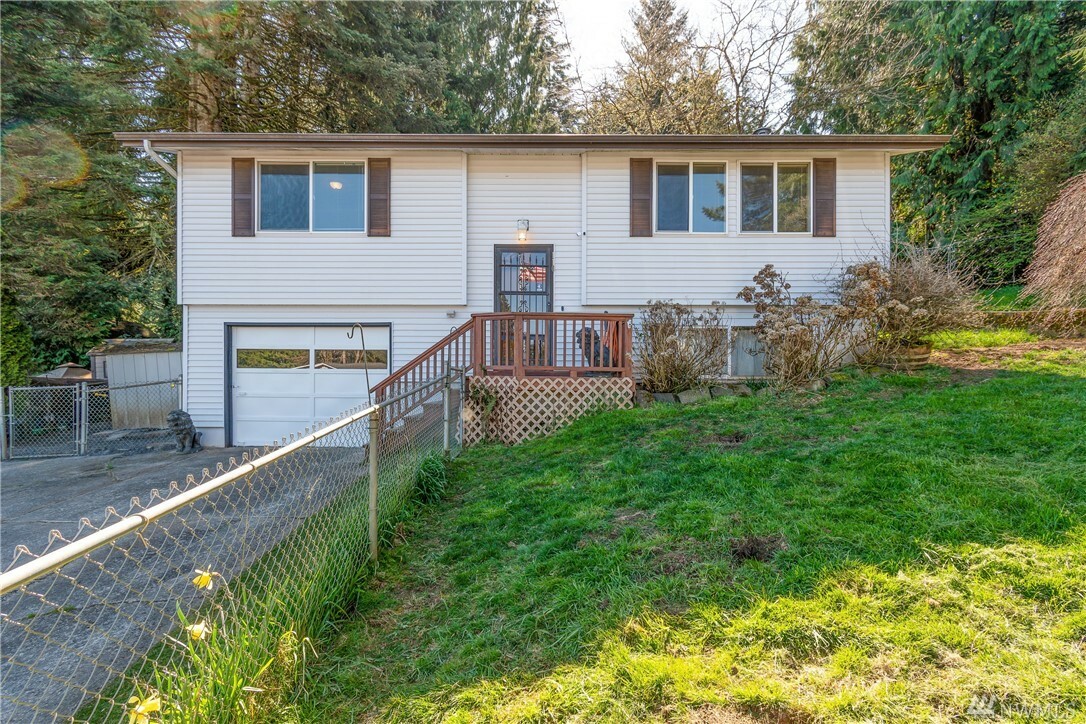 Property Photo:  110 Rollingwood Dr  WA 98626 