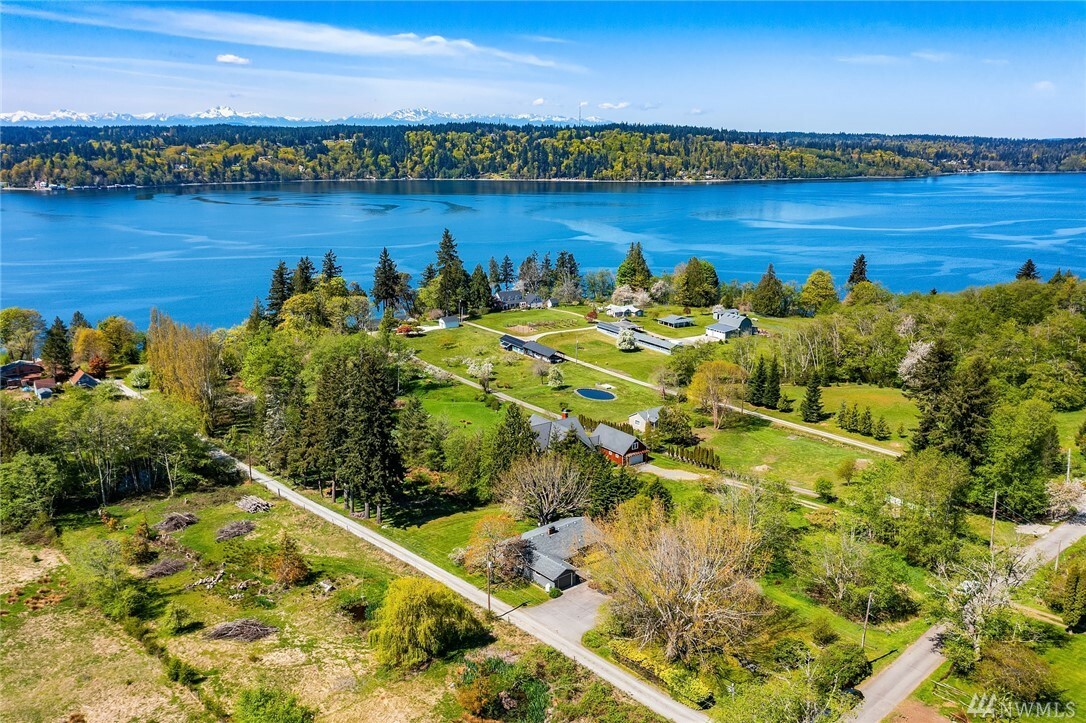 16305 Crescent Dr SW  Vashon WA 98070 photo