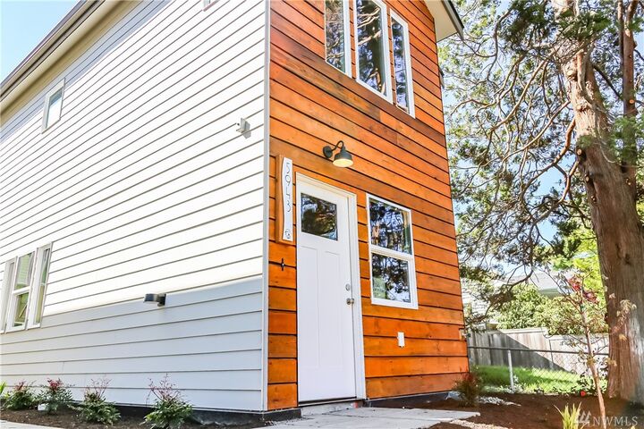 Property Photo:  5943 41st Ave SW  WA 98136 