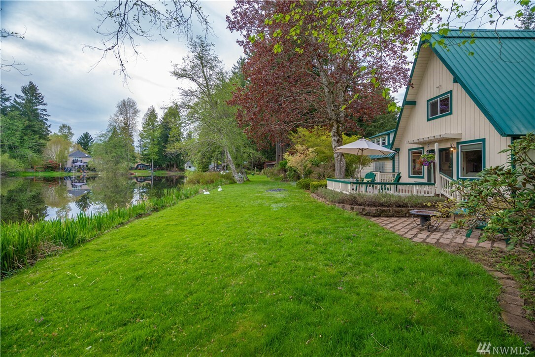 Property Photo: 8000 Tanwax Dr SE WA 98513