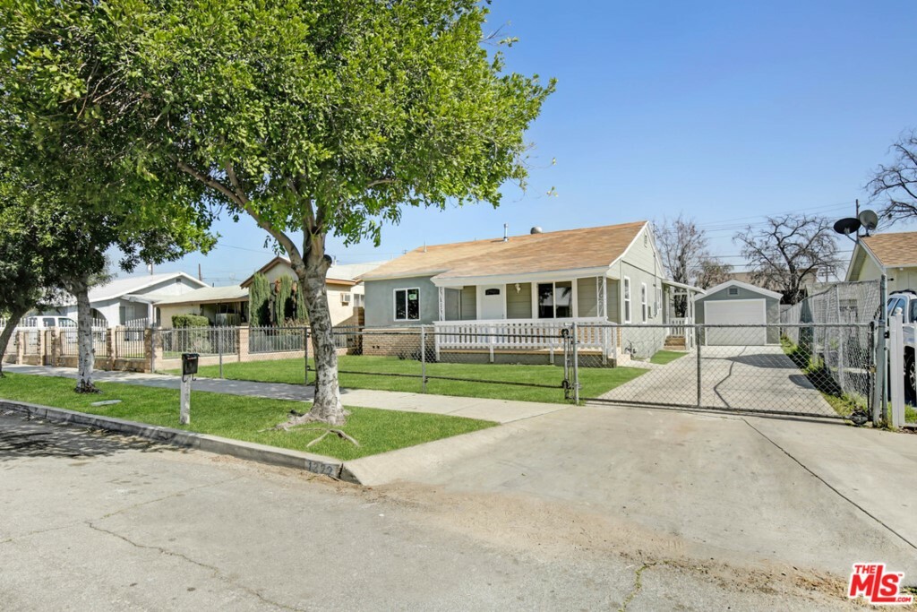 Property Photo: 1322 Rialto Avenue CA 92324