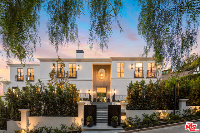 Property Photo: 2331 Chislehurst Dr CA 90027