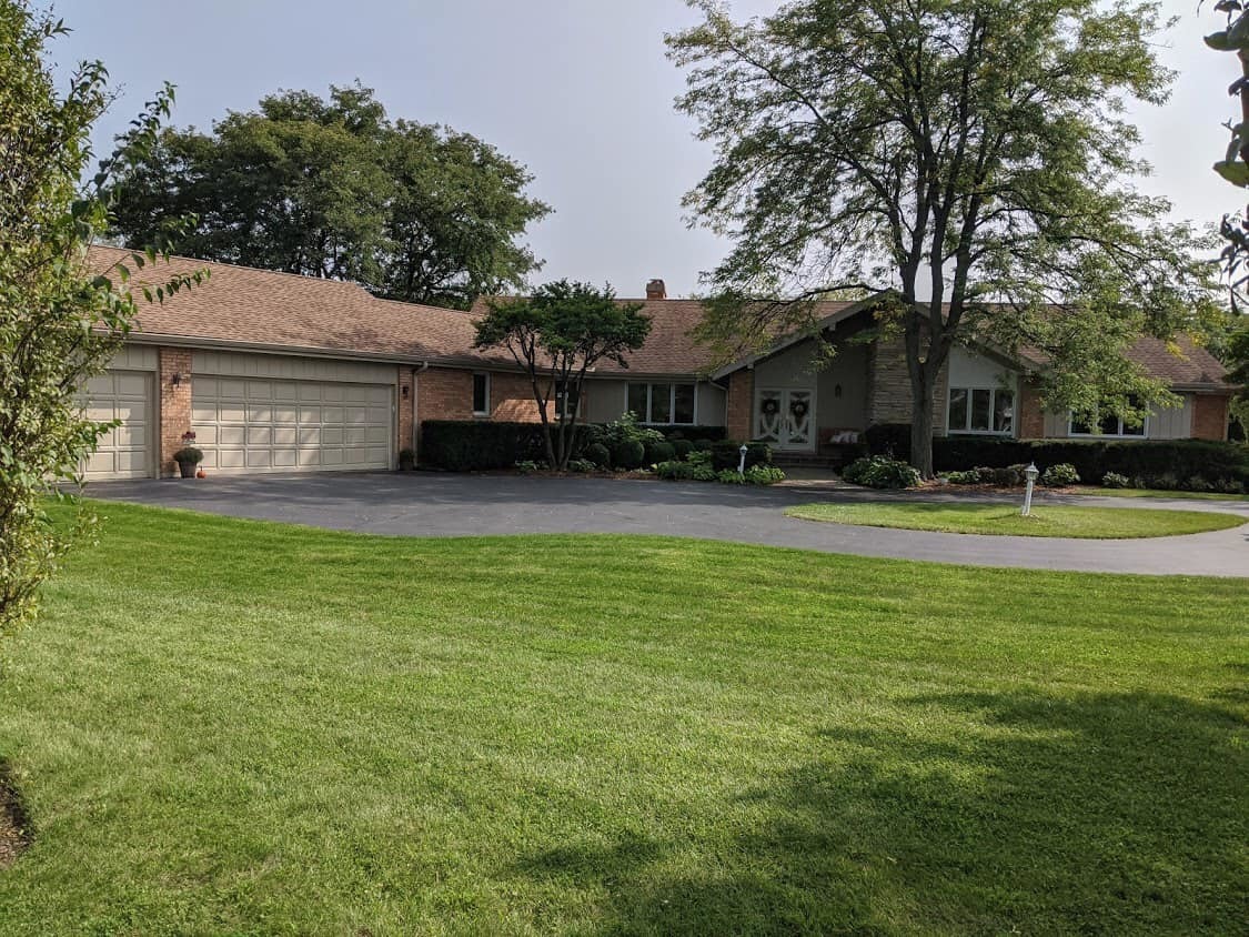 Property Photo: 25555 N Arrowhead Drive IL 60060