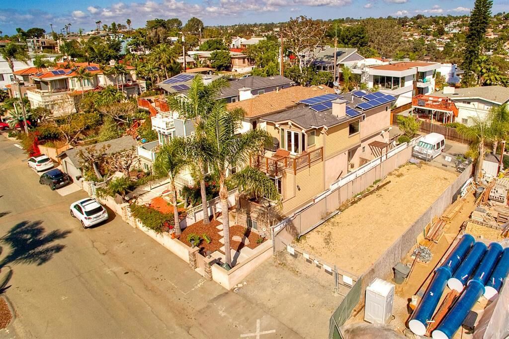 Property Photo: 2315 Cambridge Ave. CA 92007