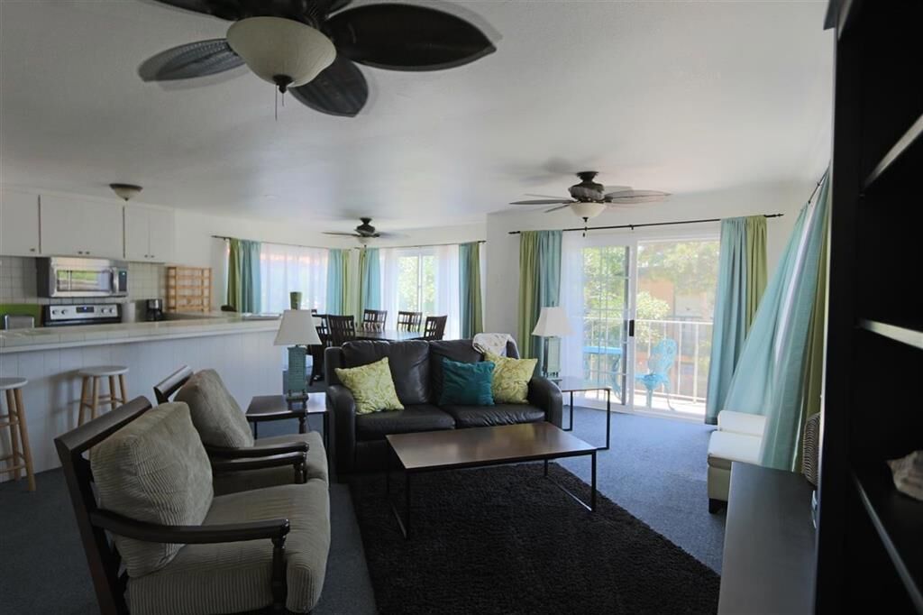Property Photo:  724 Dover Court Court  CA 92109 