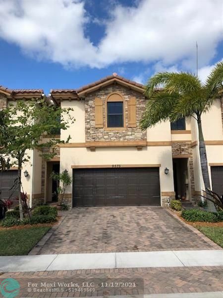 Property Photo:  9575 N Town Parc Cir  FL 33076 