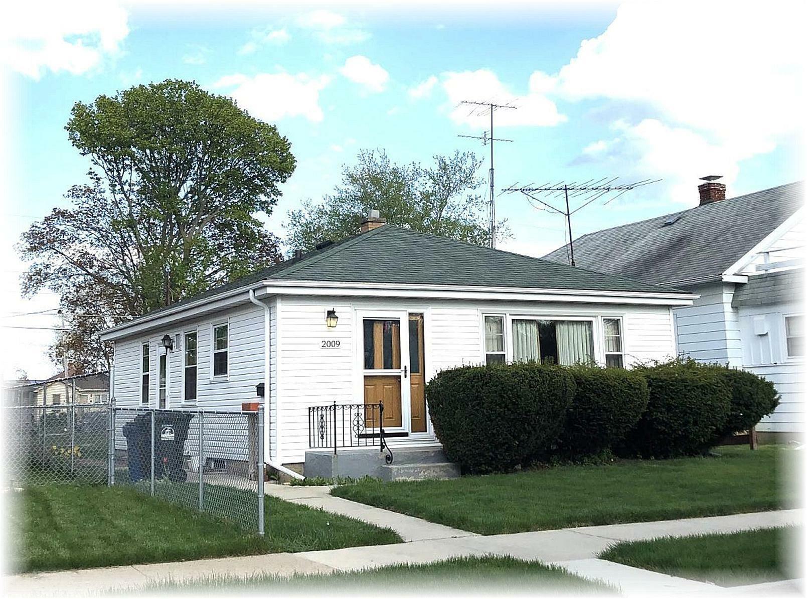 Property Photo: 2009 Case Ave WI 53403