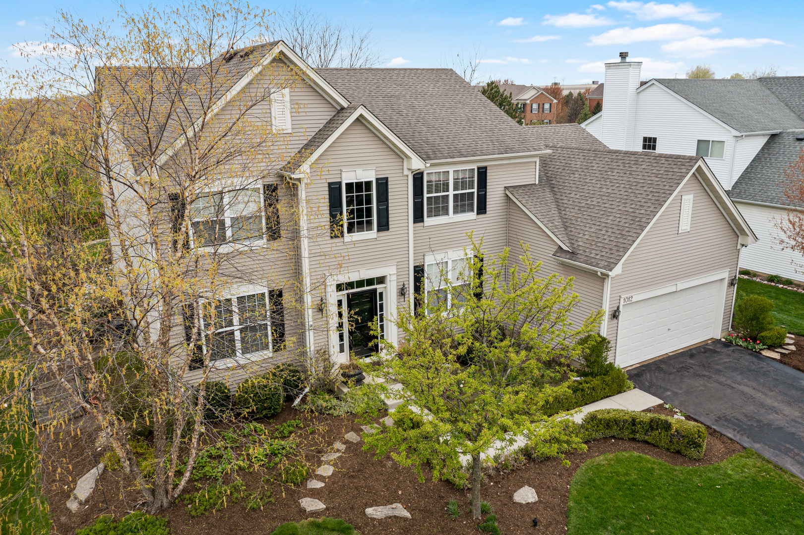 Property Photo: 1012 Balmoral Lane IL 60120