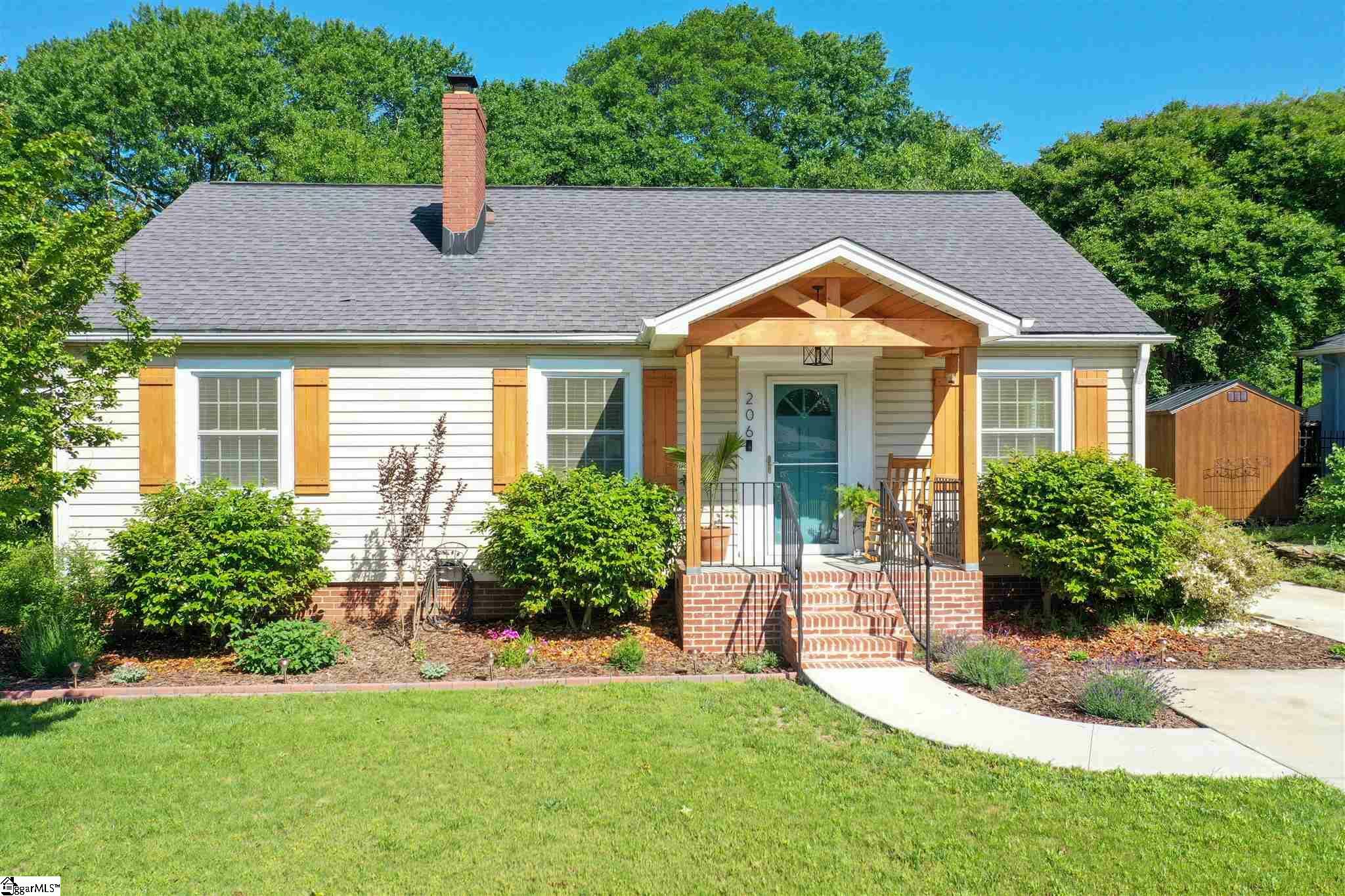 Property Photo:  206 Willow Springs Drive  SC 29607 