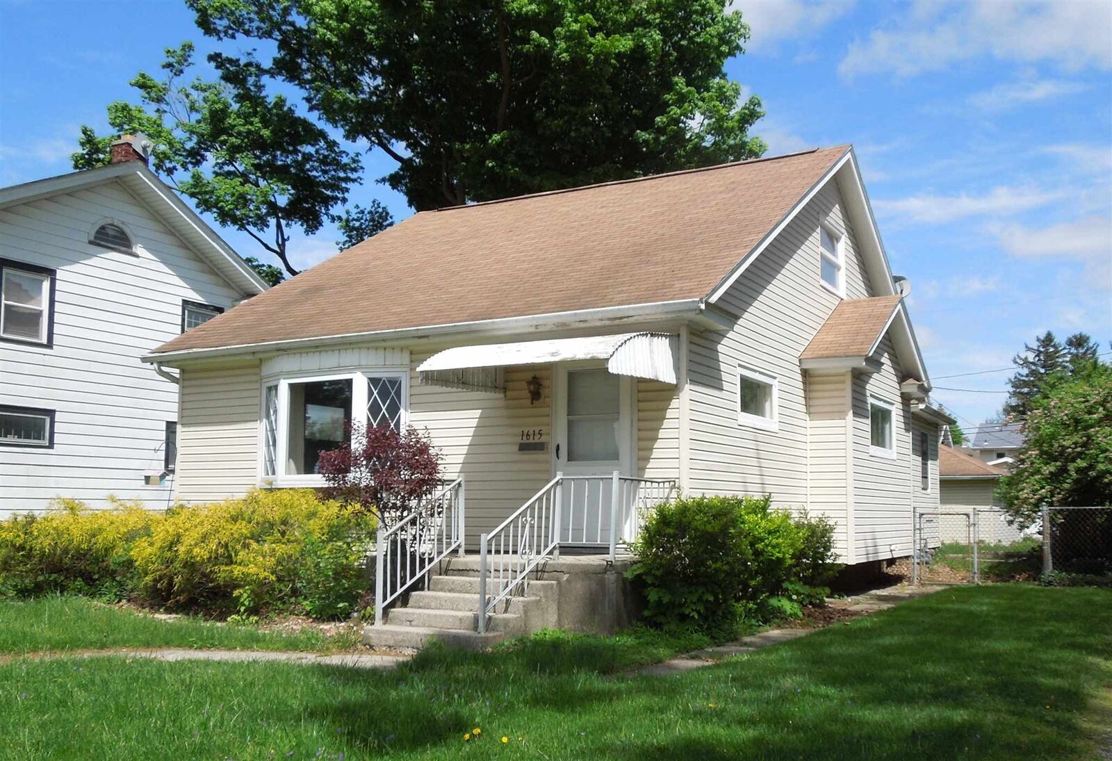 Property Photo: 1615 Columbia Avenue IN 46805