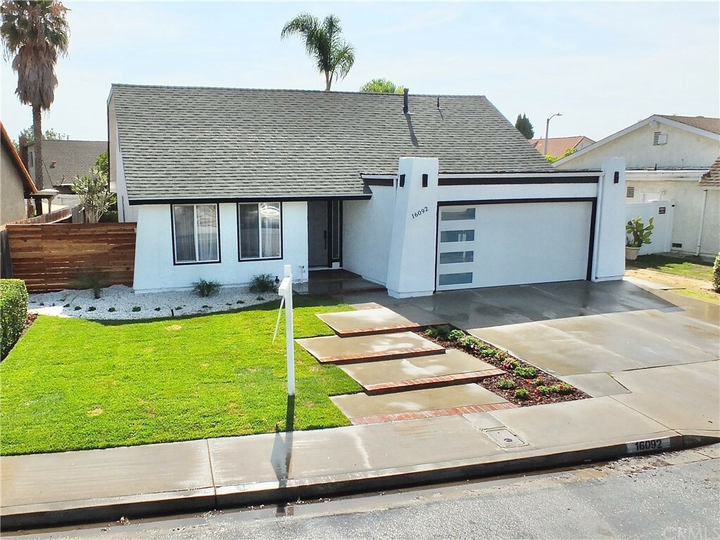 Property Photo: 16092 Feltham Circle CA 92683