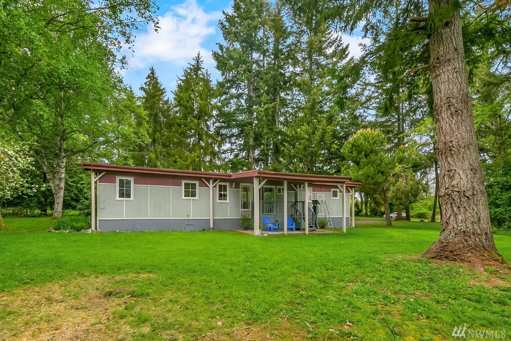 Property Photo:  13715 Vashon Hwy SW  WA 98070 