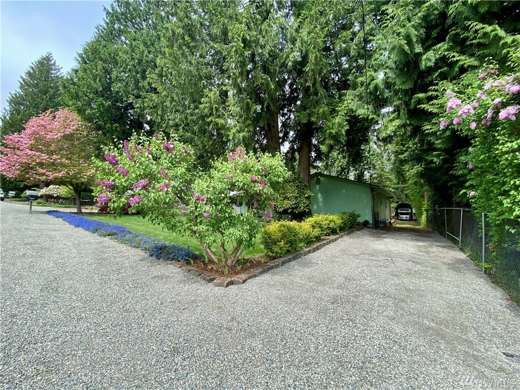 Property Photo:  18824 SE 163rd St  WA 98058 