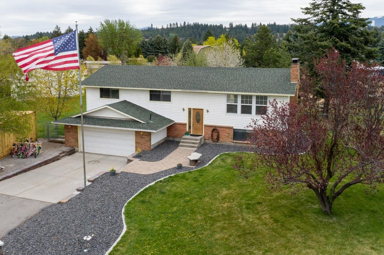 Property Photo:  1217 S Pioneer Ct  WA 99037 