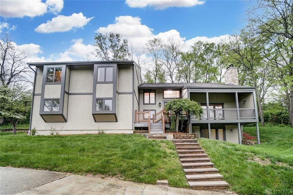Property Photo: 631 Thornbury Drive OH 45459