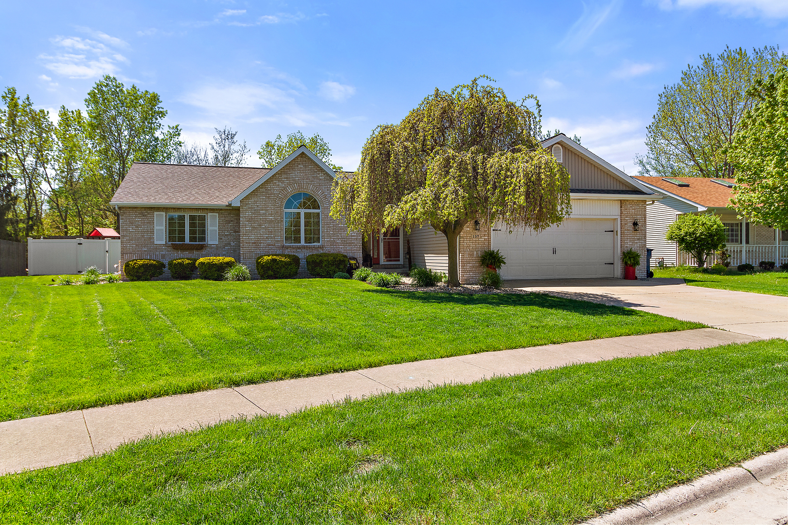 Property Photo:  137 Old Farm Mid Court  IL 60915 