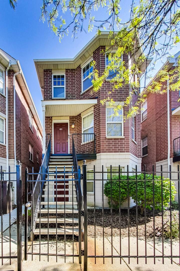Property Photo: 651 W Elm Street B IL 60610