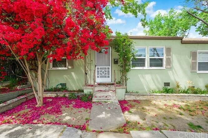Property Photo: 12084 Valleyheart Drive CA 91604