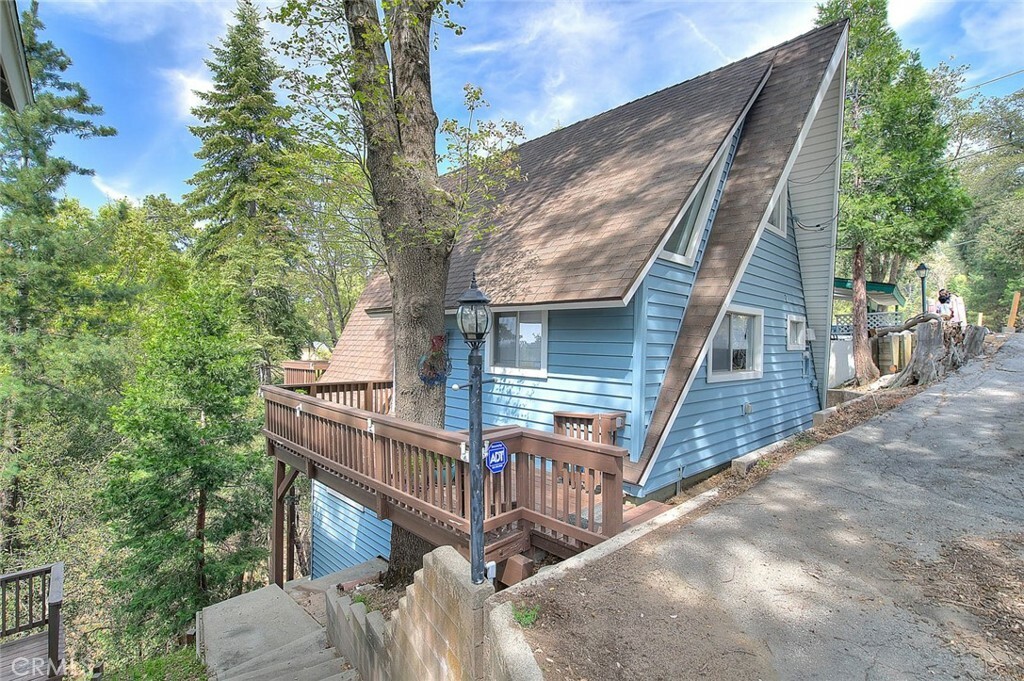 Property Photo: 24902 Matterhorn Court CA 92325