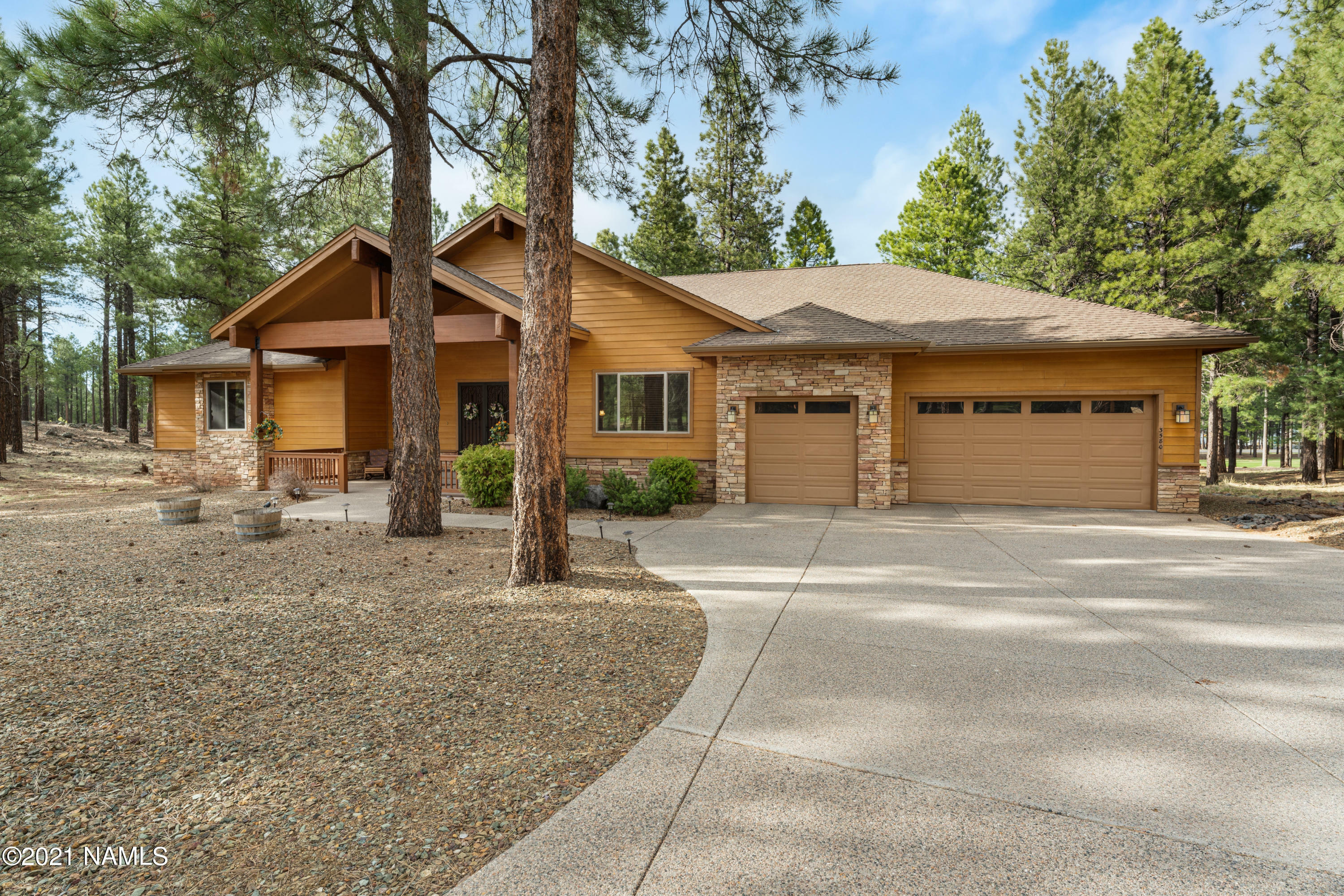 Property Photo: 3580 S Lariat Loop AZ 86005