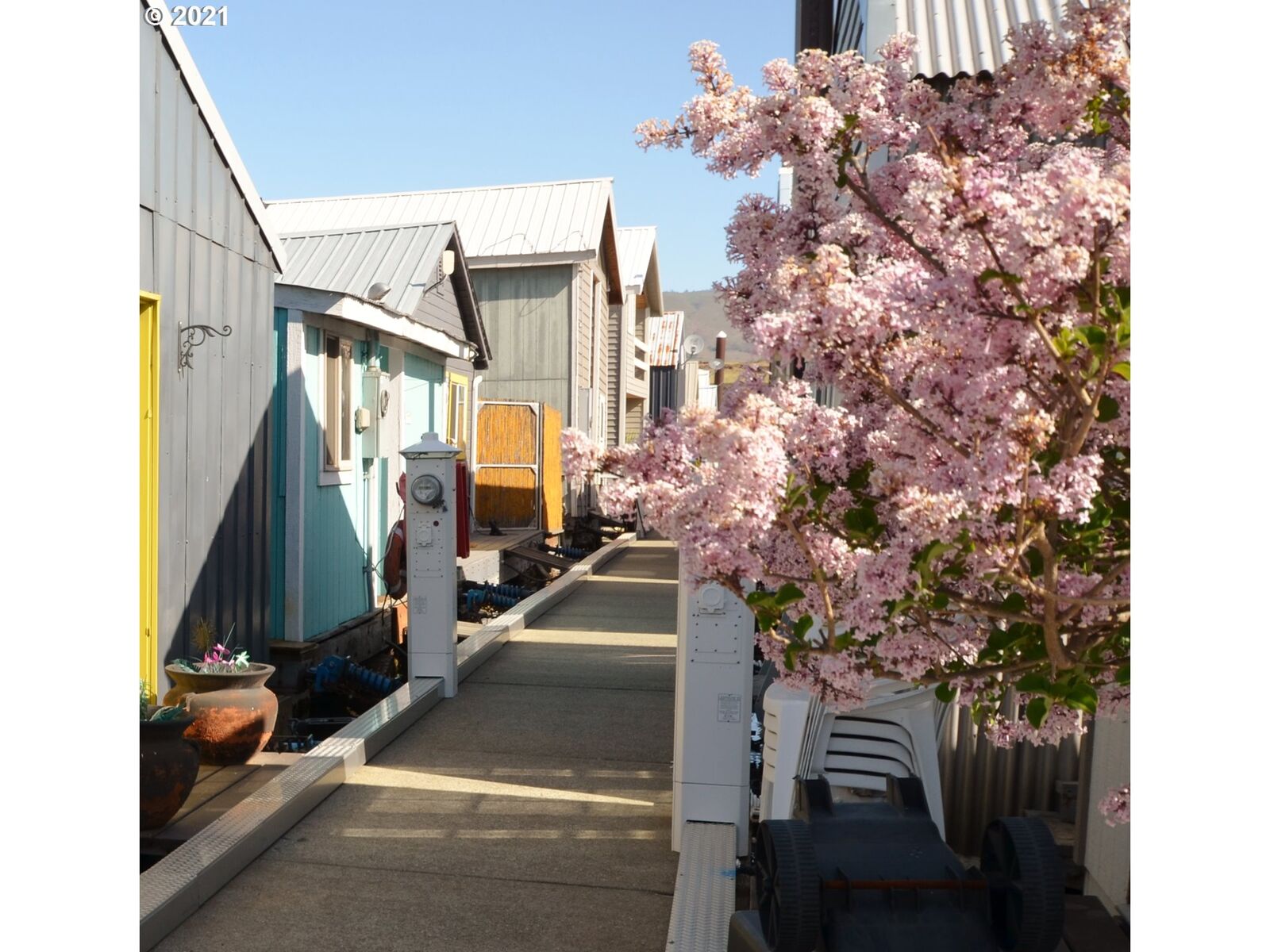 Property Photo:  101 N Boat Basin Rd B-03  OR 97058 