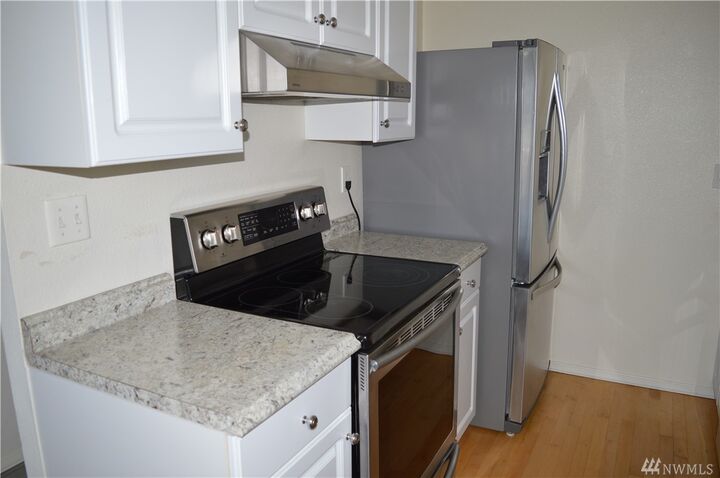 Property Photo:  1156 Alki Ave SW A-105  WA 98116 