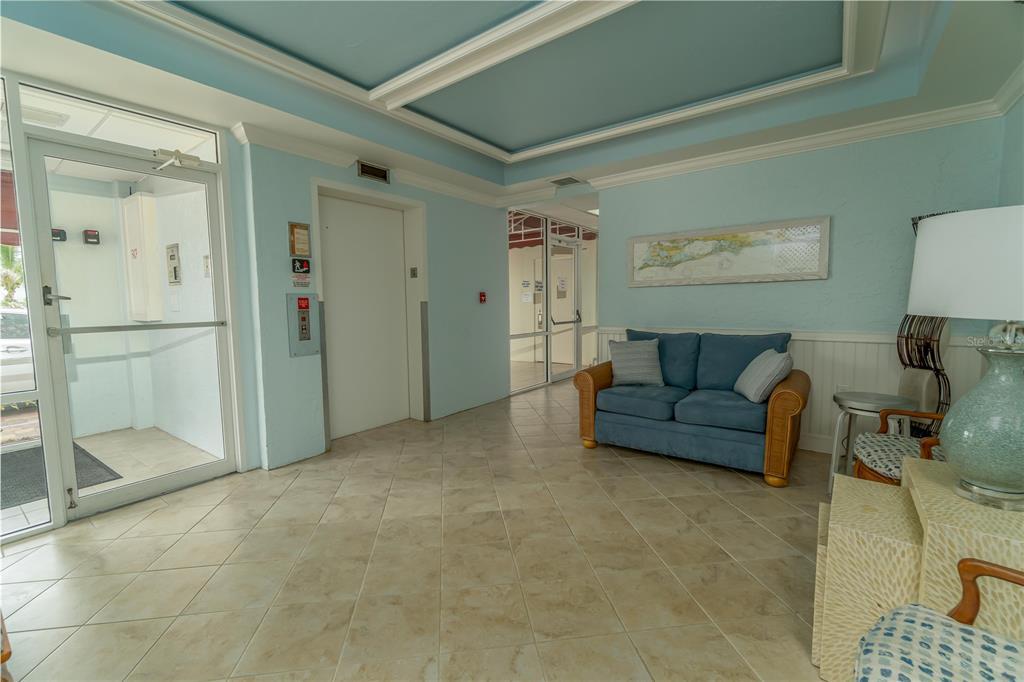 Property Photo: 550 W Flamingo 401 FL 34285