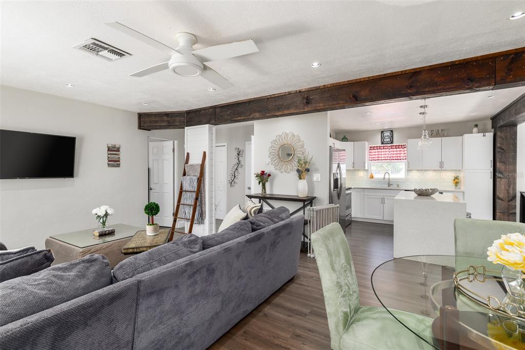 Property Photo: 545 Northmoor Avenue N FL 33702