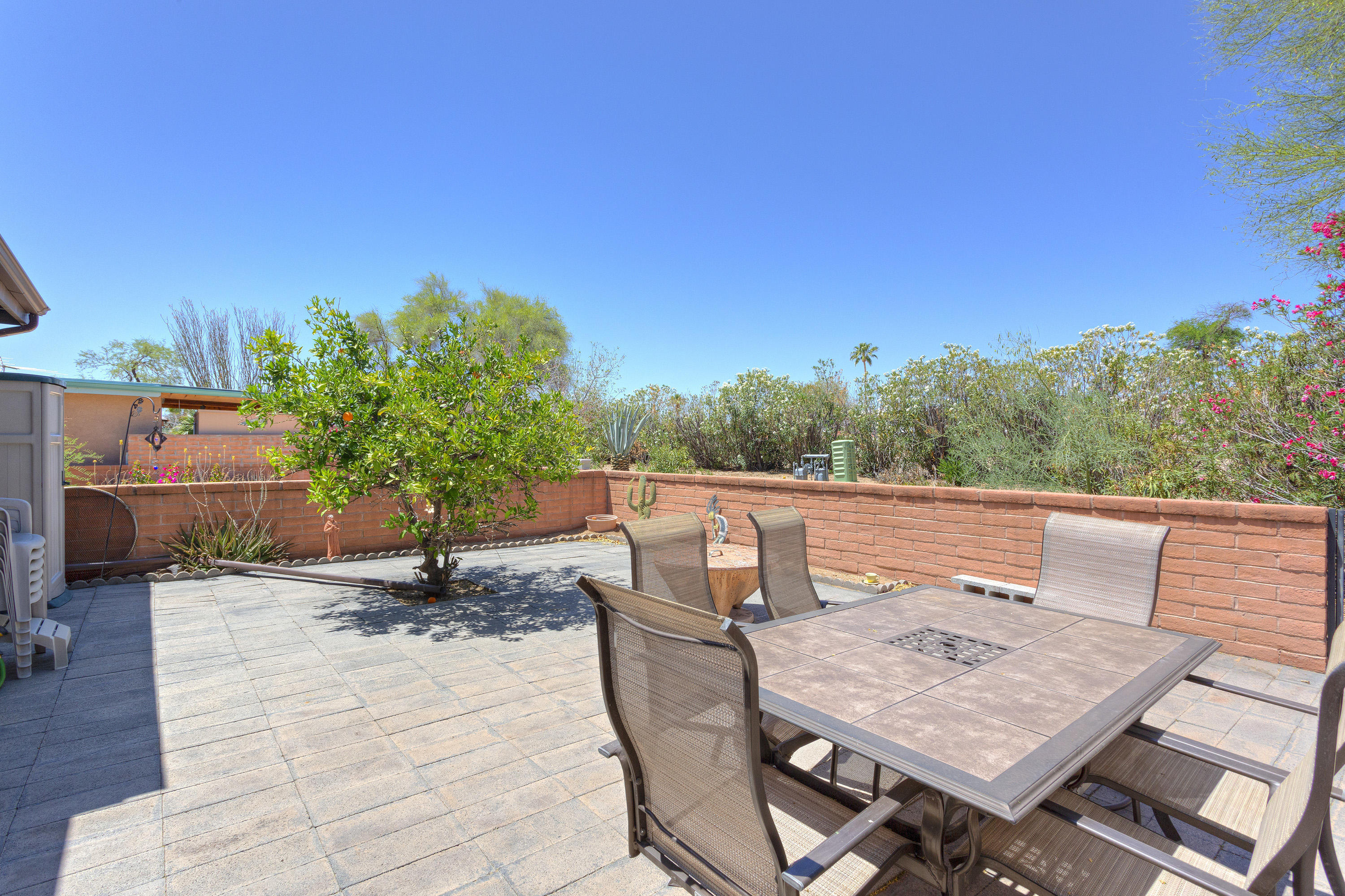 Property Photo:  249 N Paseo De Los Conquistadores  AZ 85614 