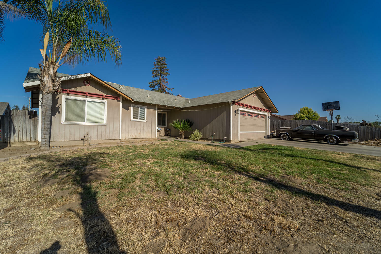 Property Photo:  432 S Magnolia Street  CA 93274 