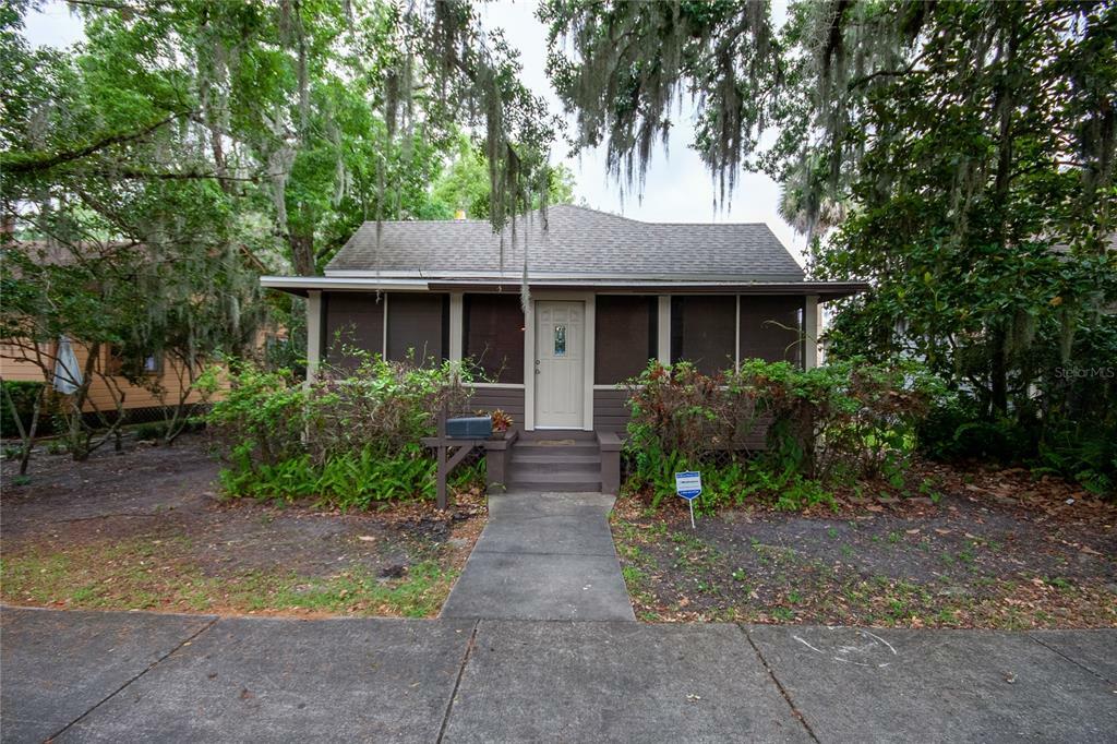 Property Photo:  1204 S Park Avenue  FL 32771 