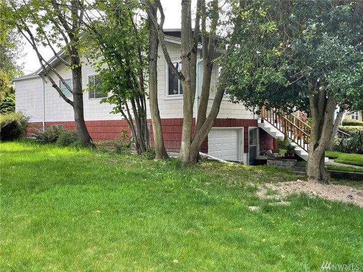 Property Photo: 5430 44th Ave SW WA 98136